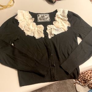 Cropped lace detail cardigan by Gosia